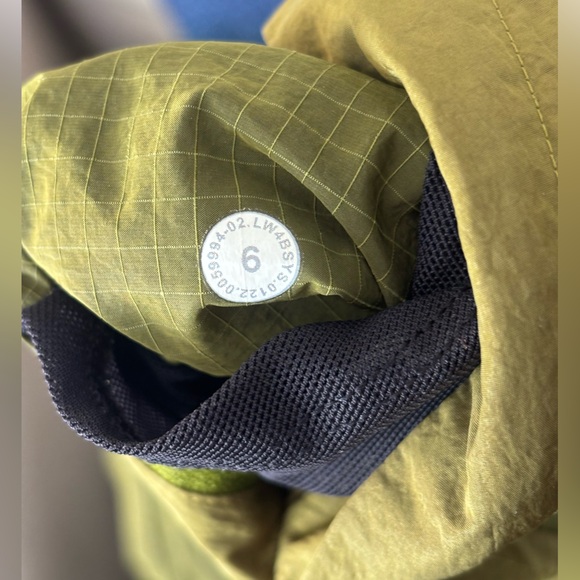 Lululemon•Ripstop Relaxed-Fit Jacket•Hooded Water Proof Cinch Waist•Green•NWOT•6 - Picture 15 of 16